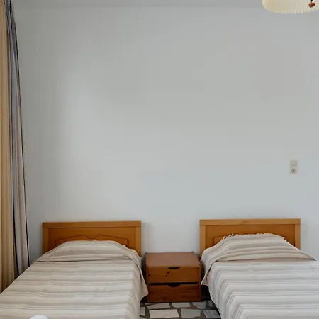 Ilios And Irene 1 Bed & Breakfast