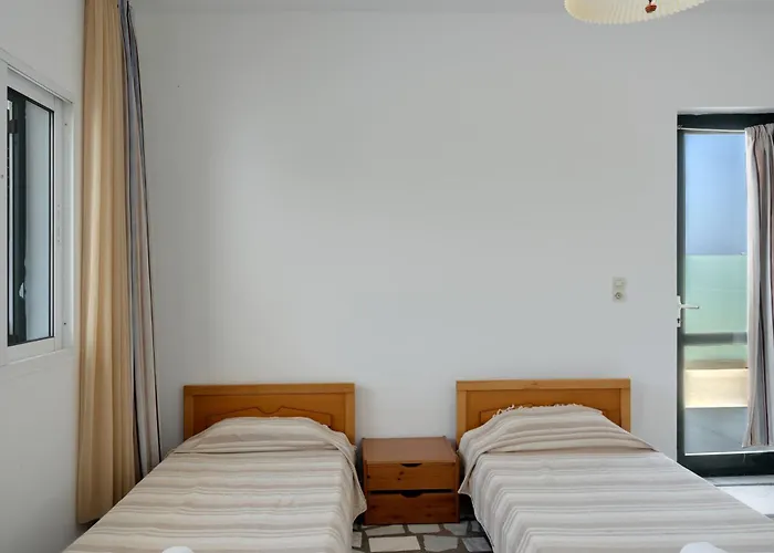 Ilios And Irene 1 Bed & Breakfast